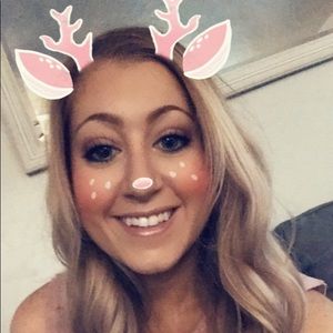 Meet your Posher, Monica